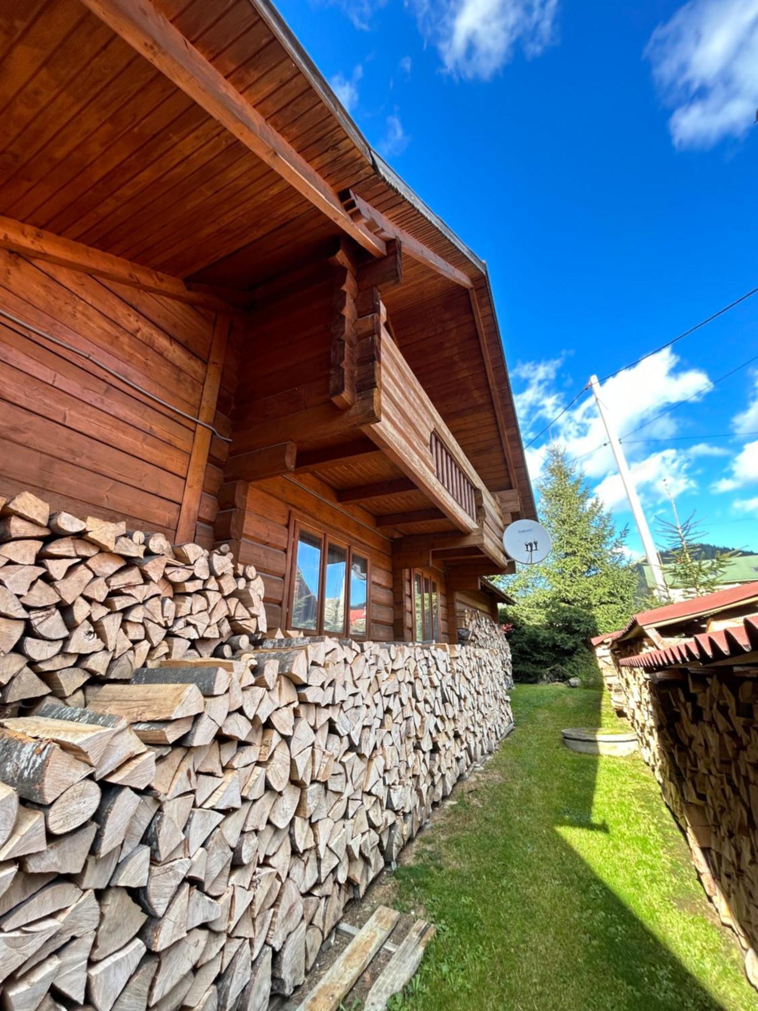 Guest House Kaspiy บูโคเวล ภายนอก รูปภาพ