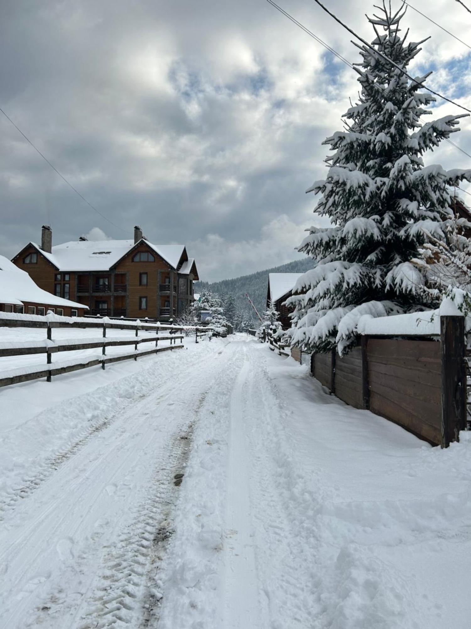 Guest House Kaspiy บูโคเวล ภายนอก รูปภาพ