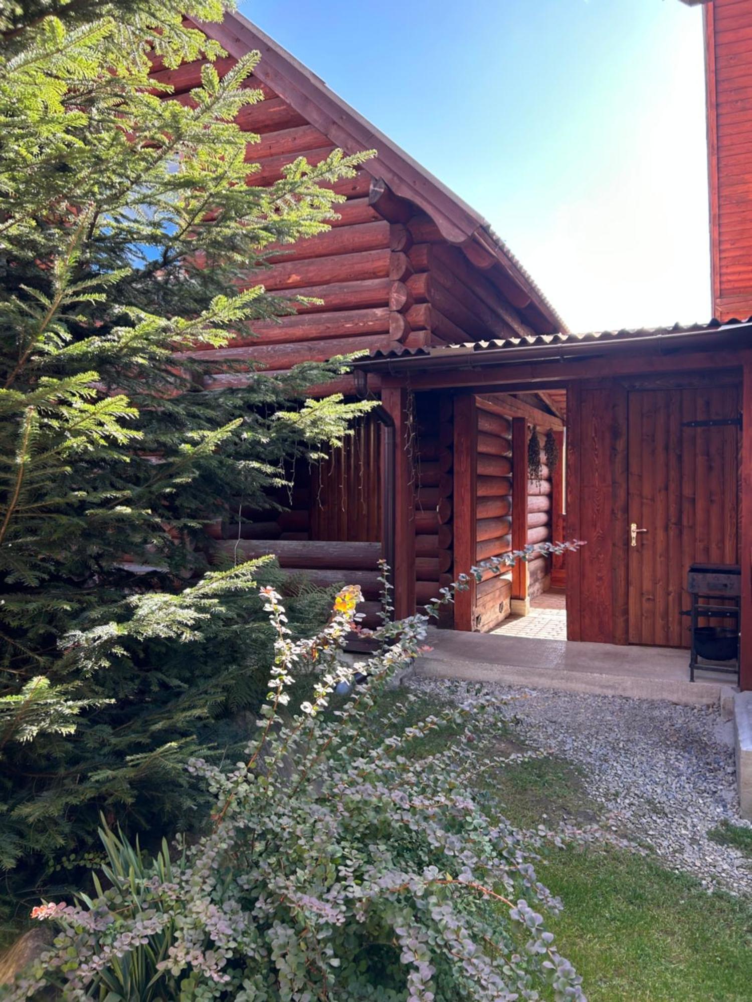 Guest House Kaspiy บูโคเวล ภายนอก รูปภาพ