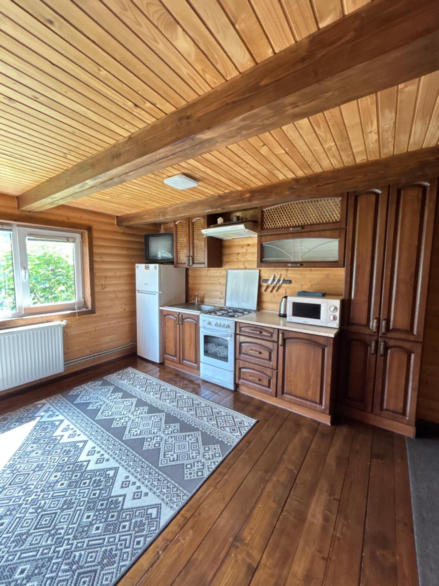 Guest House Kaspiy บูโคเวล ภายนอก รูปภาพ