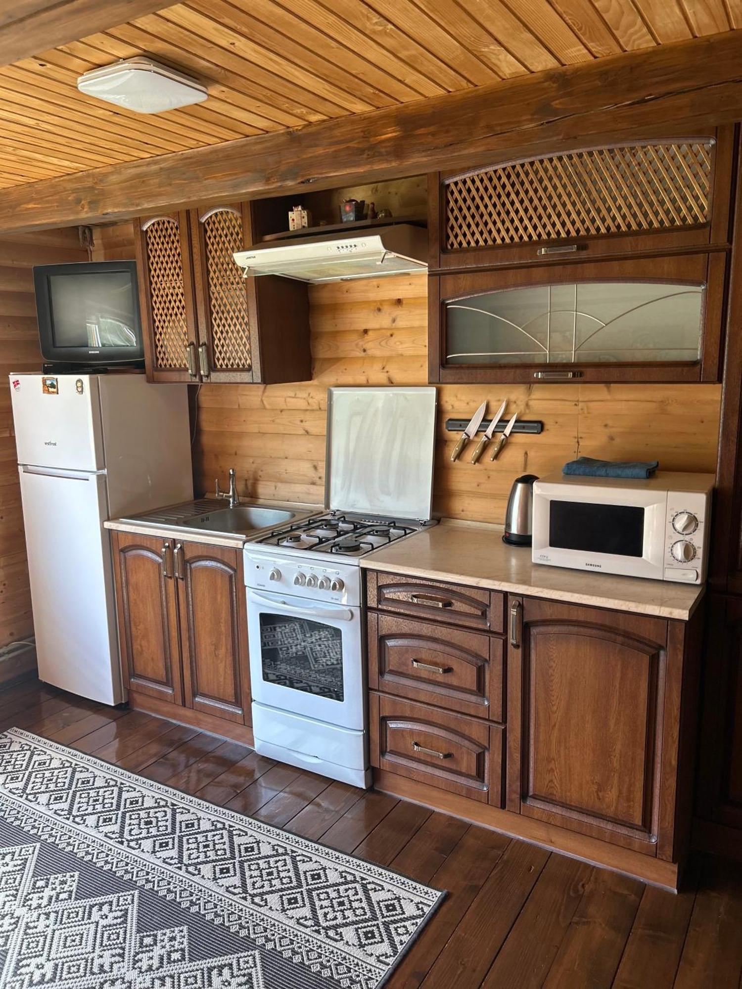 Guest House Kaspiy บูโคเวล ภายนอก รูปภาพ